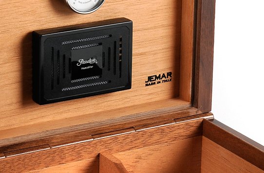 HUMIDORS FEATURES